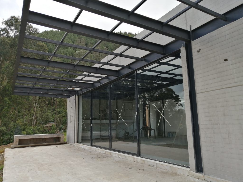 Mise En Oeuvre Dune Pergola En Portafaux De Quatre Metre Sur Terrasse Exterieure Maison Individuelle Details De Chantiers Travaux De Renovation Et Construction Nueve Architecte Maitre Doeuvre Benazra.com