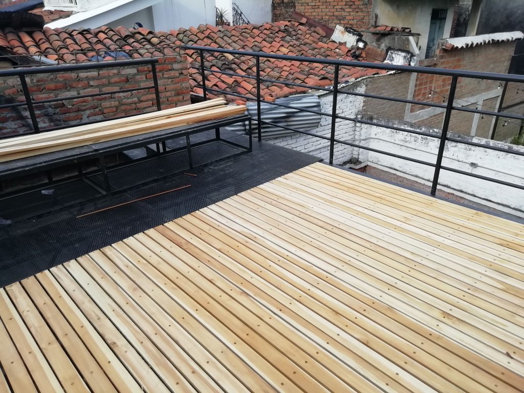 Detail Terrasse En Bois Massif Surelevee Sur Sejour Piscine Travaux Renovation Construction Neuve Architecte Maitre Doeuvre Paris Benazra.com