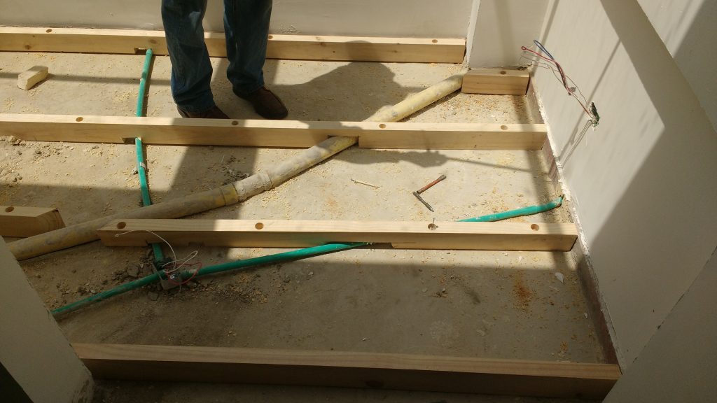 Processus Installation Faux Plancher En Bois Massif Pour Zone Cuisine Renovation Appartement Travaux Renovation Construction Neuve Architecte Maitre Doeuvre Paris Benazra.com